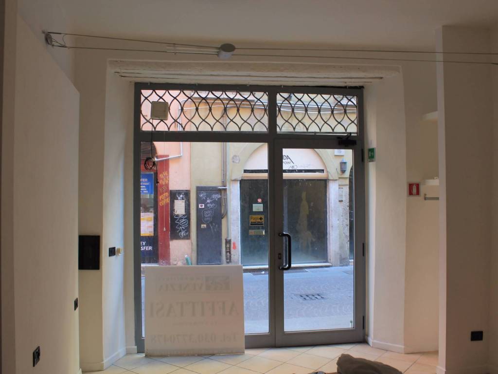 negozio in vendita a Brescia in zona Centro Storico