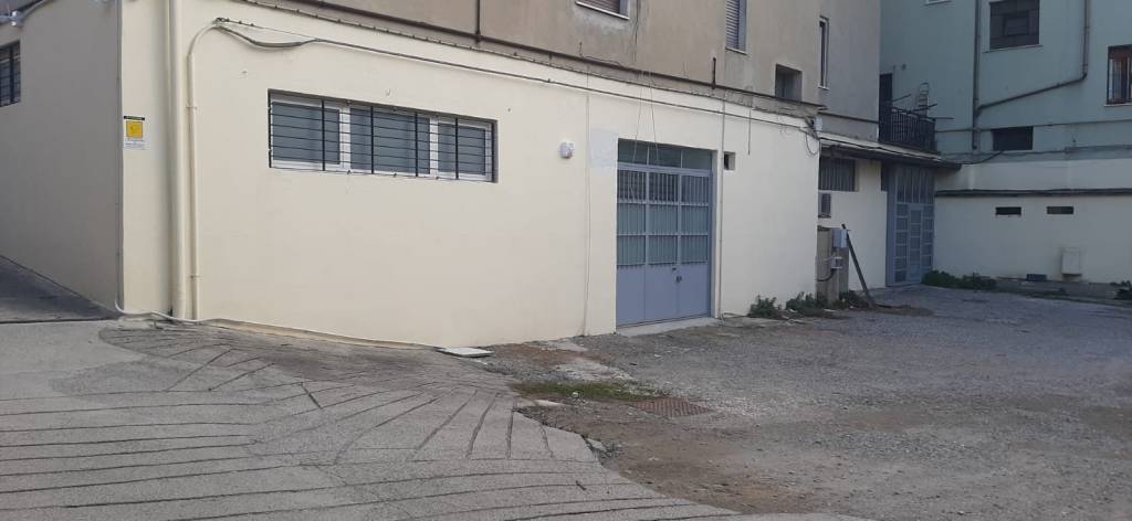 locale commerciale in vendita a Brescia in zona Chiesa Nuova
