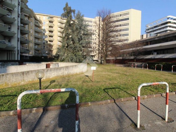 negozio in vendita a Brescia in zona Volta