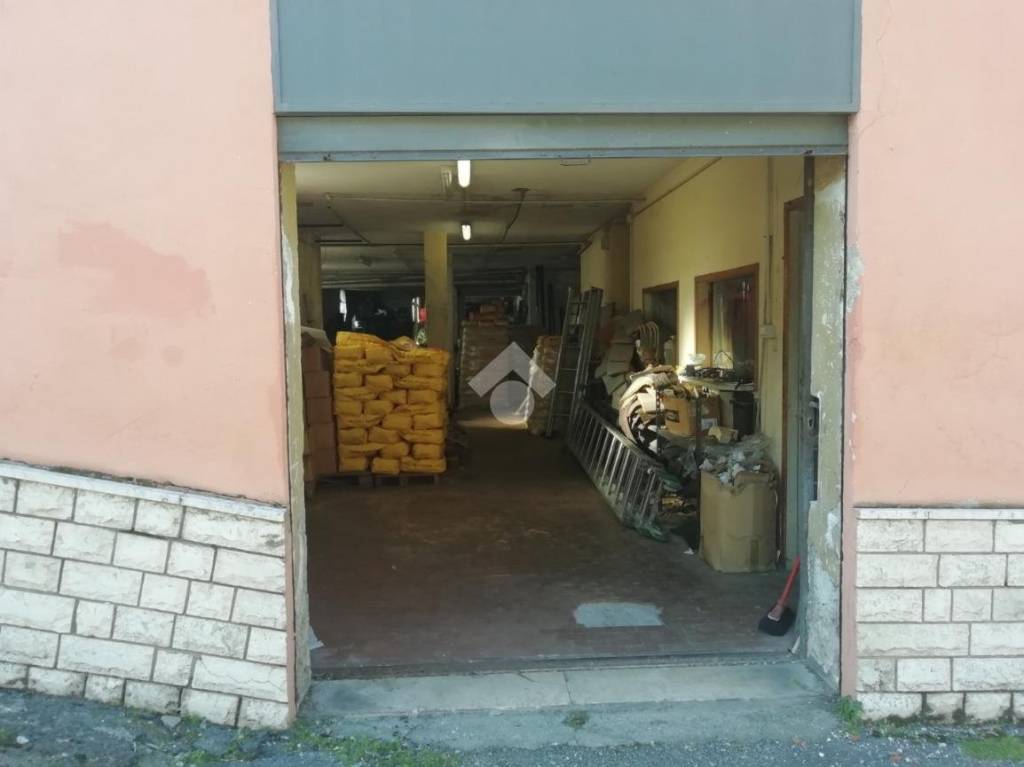 locale commerciale in vendita a Brescia in zona Chiusure