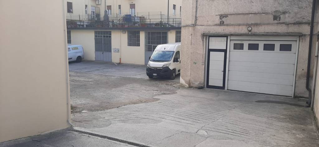 negozio in vendita a Brescia in zona Chiesa Nuova