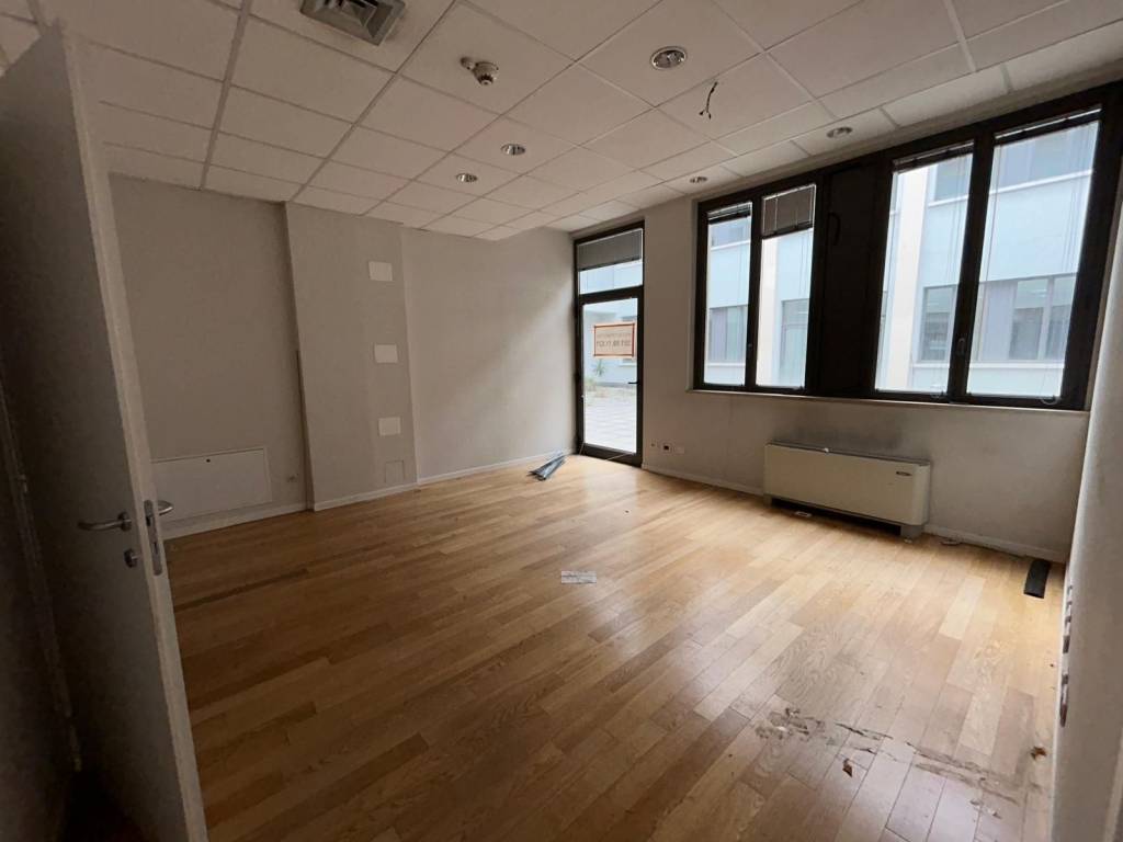 ufficio in vendita a Brescia in zona Porta Venezia