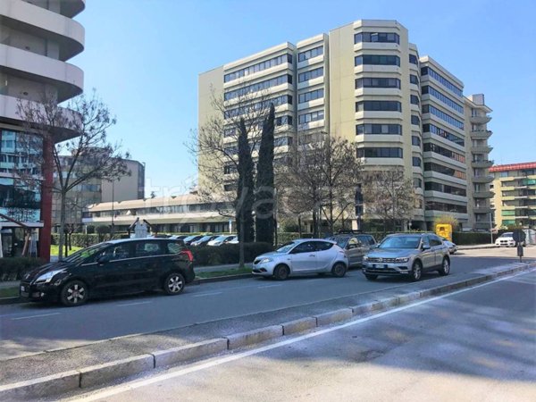 ufficio in vendita a Brescia in zona Lamarmora
