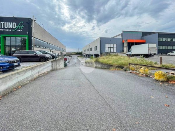 negozio in vendita a Brescia in zona San Polo