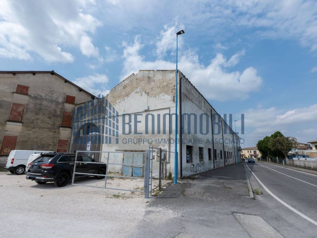 casa indipendente in vendita a Brescia in zona Volta