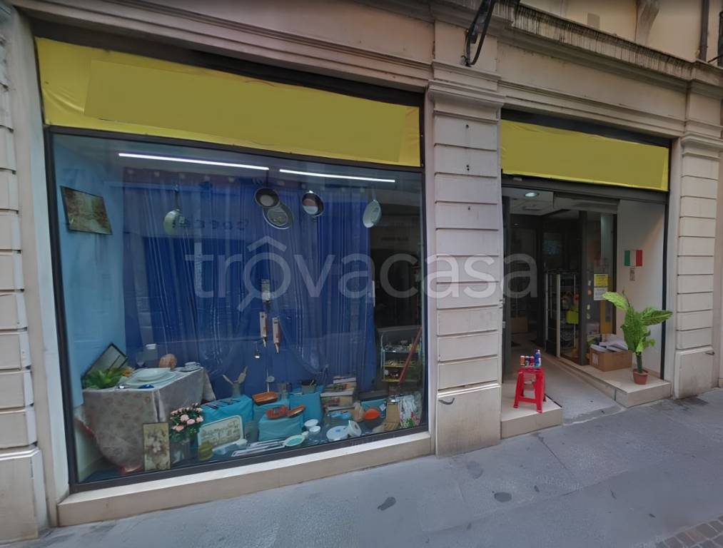 negozio in vendita a Brescia in zona Centro Storico