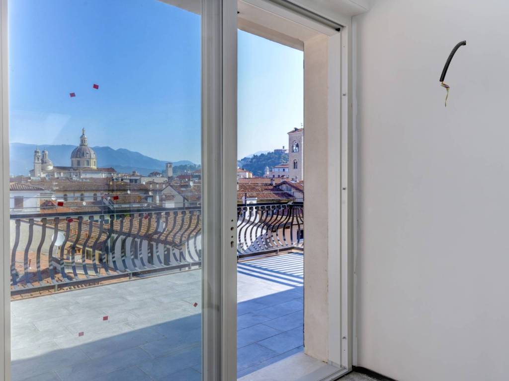 appartamento in vendita a Brescia in zona Centro Storico