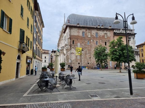 negozio in vendita a Brescia in zona Centro Storico