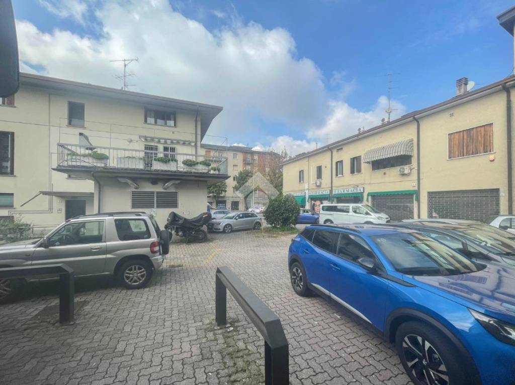 locale commerciale in vendita a Brescia in zona Volta
