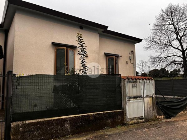 casa indipendente in vendita a Brescia in zona Buffalora