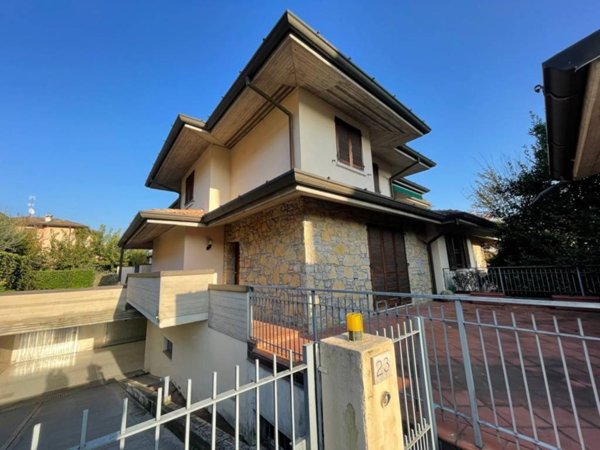 casa indipendente in vendita a Brescia in zona Caionvico