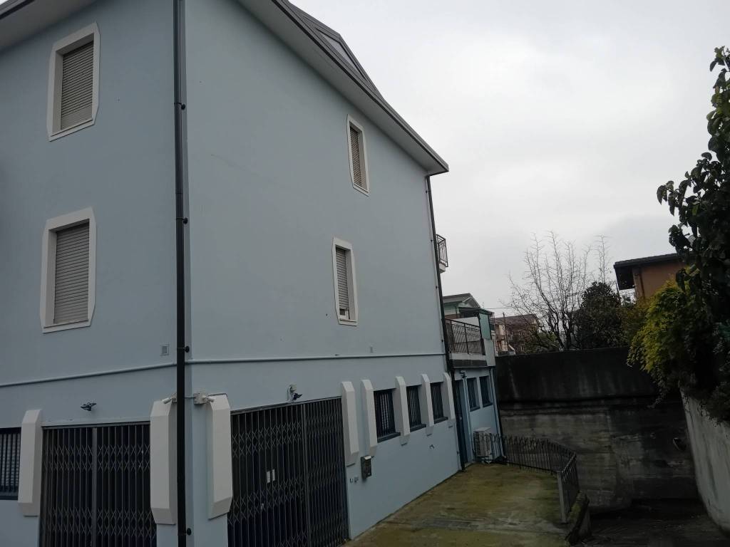 locale commerciale in vendita a Brescia in zona Volta