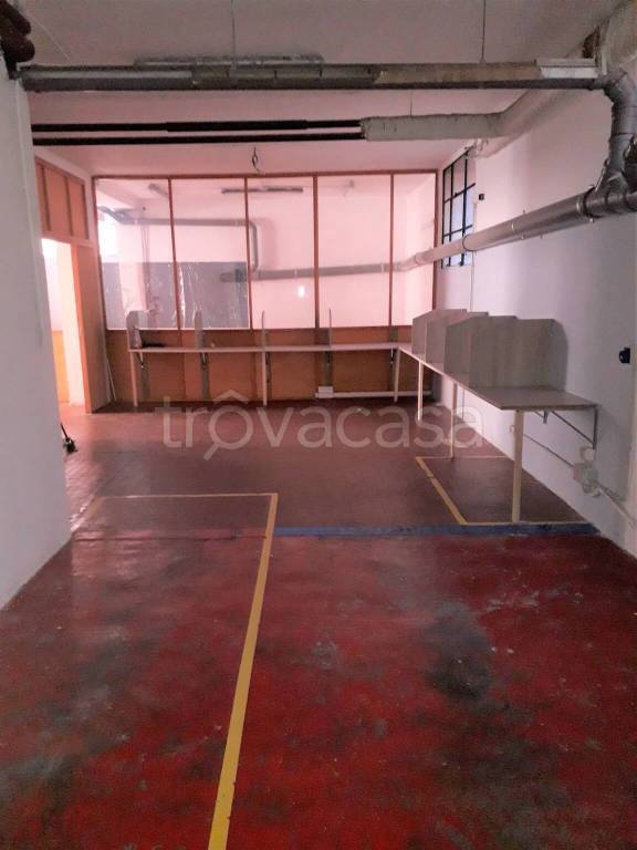 negozio in vendita a Brescia in zona Volta