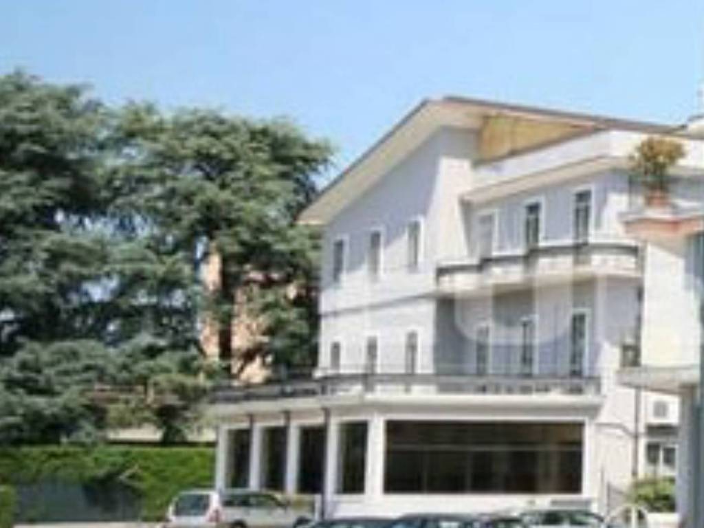 intera palazzina in vendita a Brescia in zona Sant'Eufemia