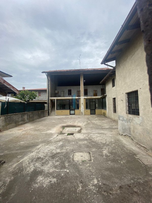 casa indipendente in vendita a Brescia in zona Centro Storico