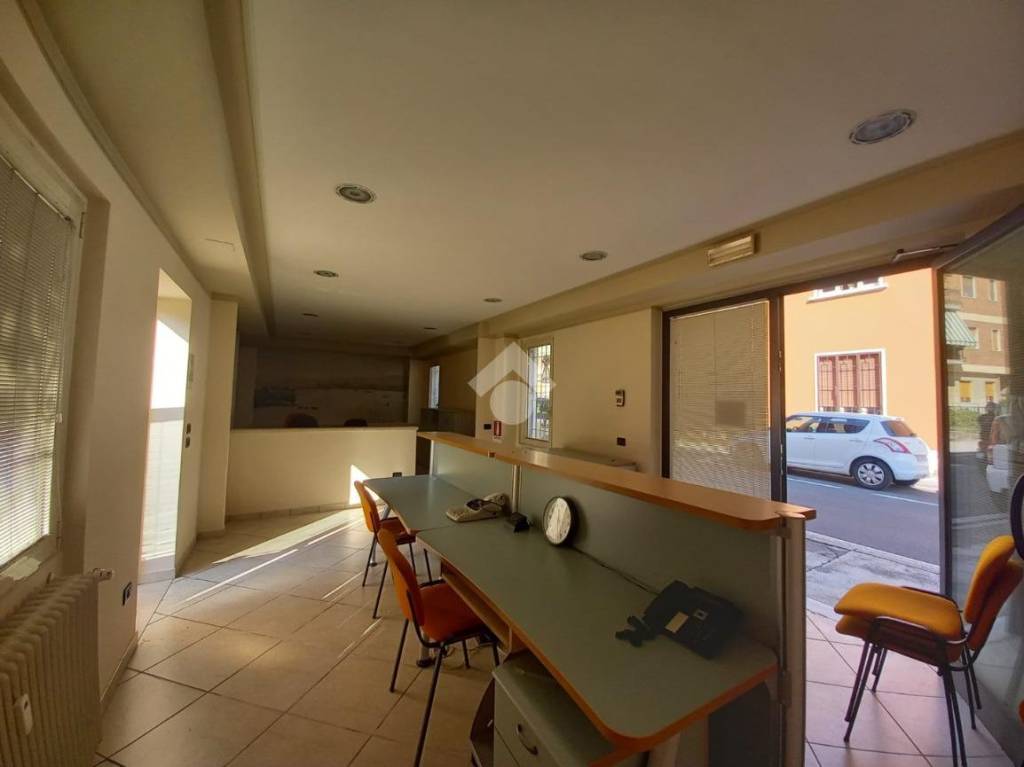 negozio in vendita a Brescia in zona Porta Milano