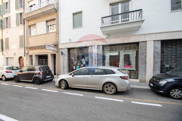 negozio in vendita a Brescia in zona Centro Storico