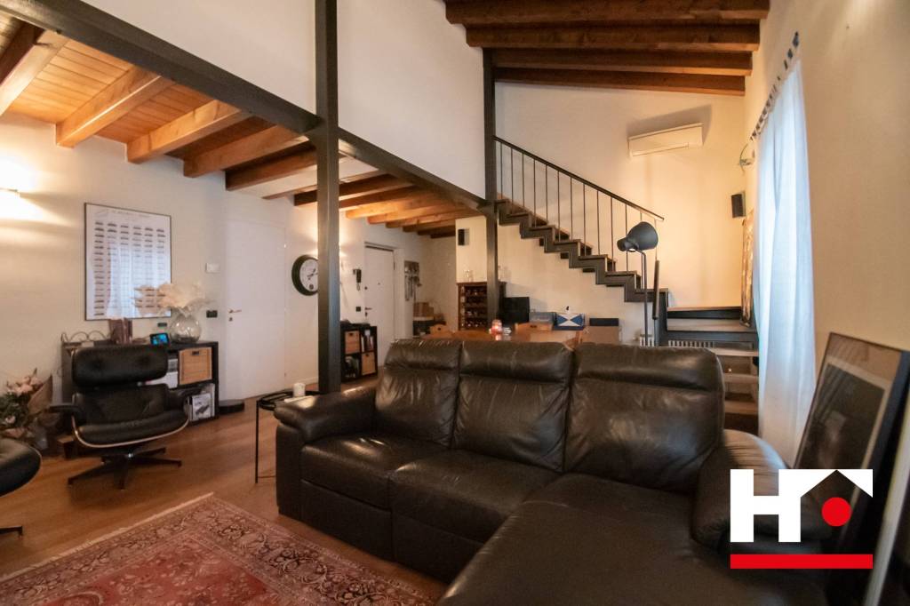 appartamento in vendita a Brescia in zona Centro Storico