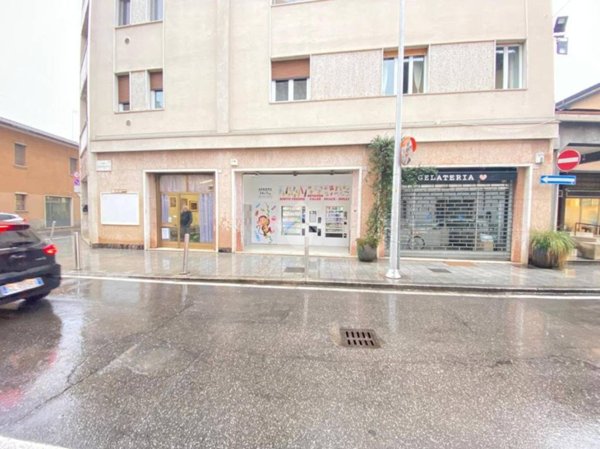 negozio in vendita a Brescia in zona Mompiano