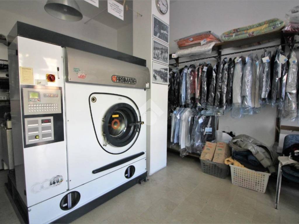 negozio in vendita a Brescia in zona Borgo Trento