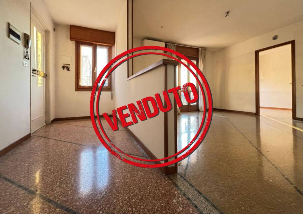 appartamento in vendita a Brescia in zona Crocifissa di Rosa