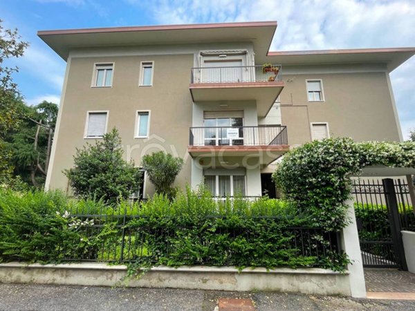appartamento in vendita a Brescia in zona Mompiano