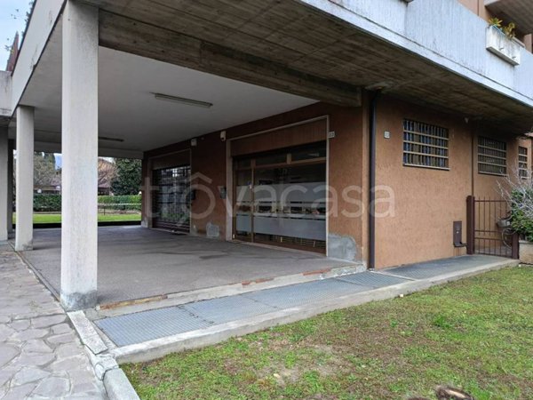 negozio in vendita a Brescia in zona Villaggio Prealpino