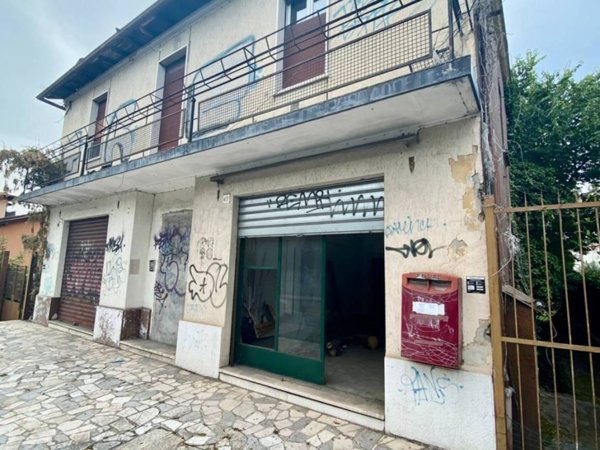 casa indipendente in vendita a Brescia in zona Chiusure