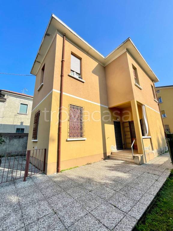 casa indipendente in vendita a Brescia in zona Centro Storico