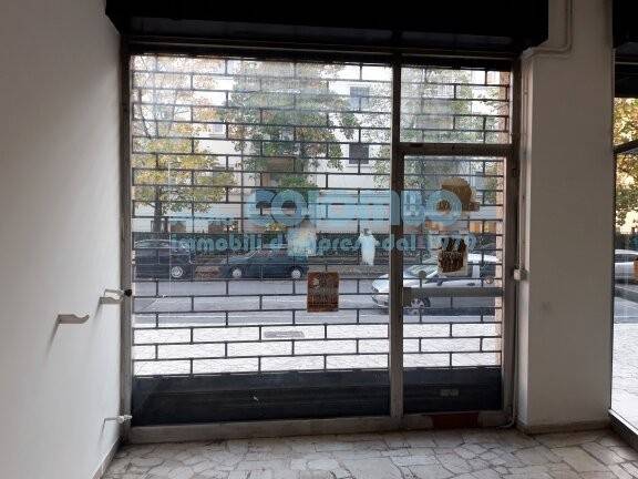 negozio in vendita a Brescia in zona Borgo Trento