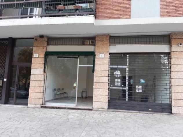 negozio in vendita a Brescia in zona Borgo Trento