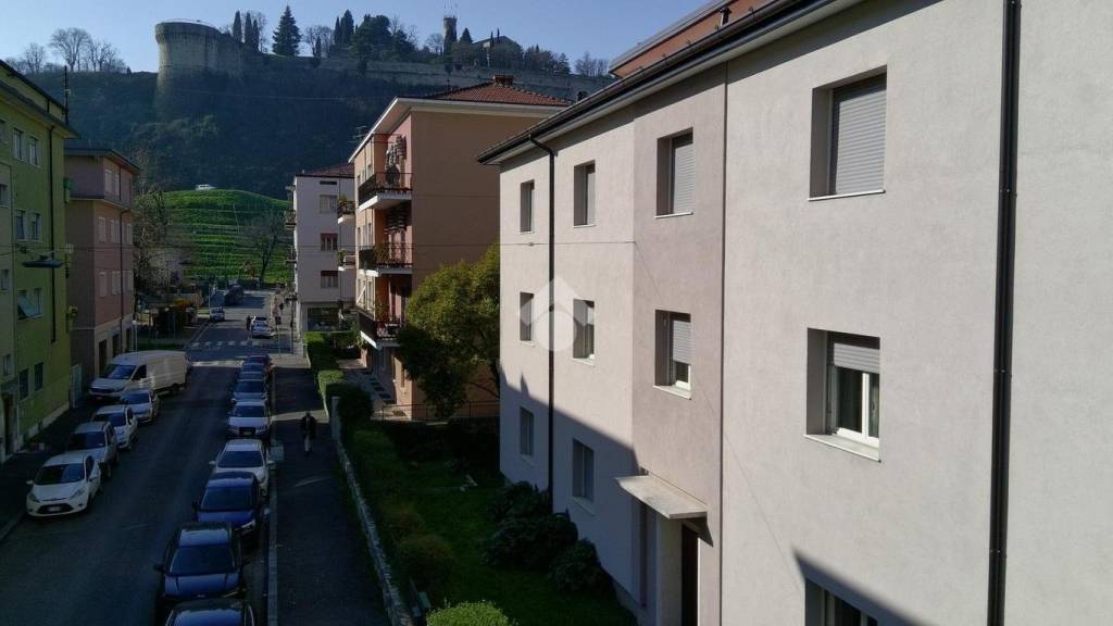appartamento in vendita a Brescia in zona Crocifissa di Rosa