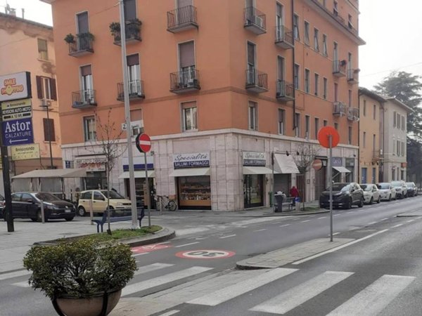 negozio in vendita a Brescia in zona Volta