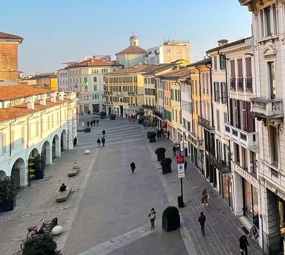 appartamento in vendita a Brescia in zona Centro Storico