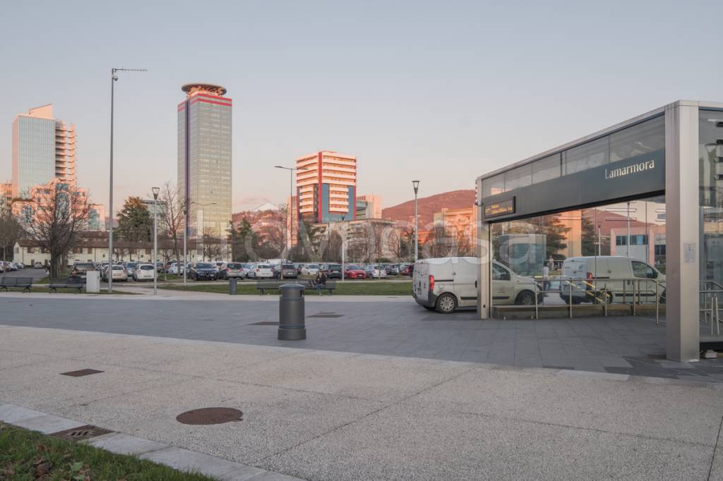 ufficio in vendita a Brescia in zona Lamarmora