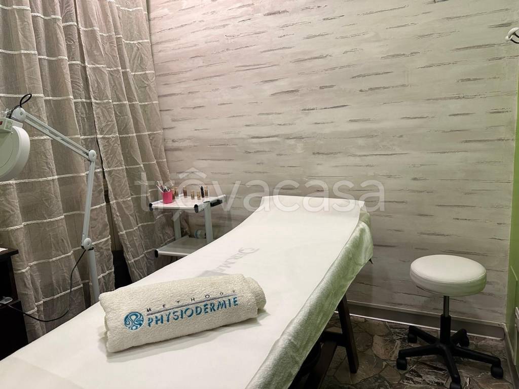 negozio in vendita a Brescia in zona Borgo Trento