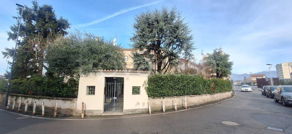 appartamento in vendita a Brescia in zona Quartiere Primo Maggio