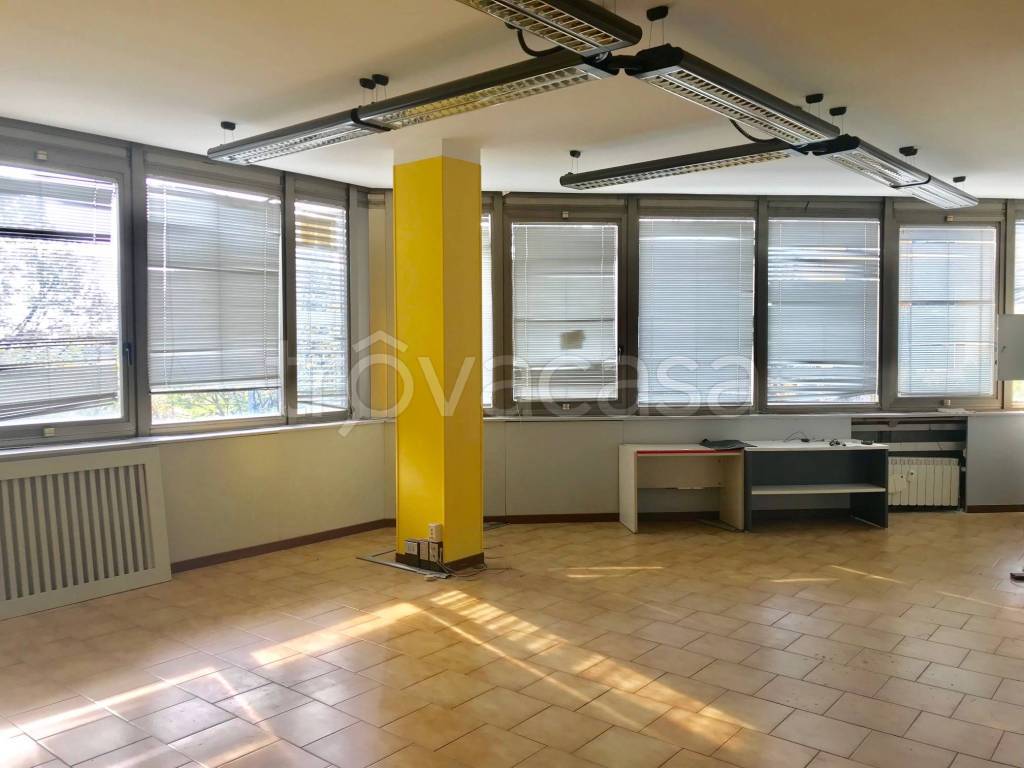 ufficio in vendita a Brescia in zona Lamarmora