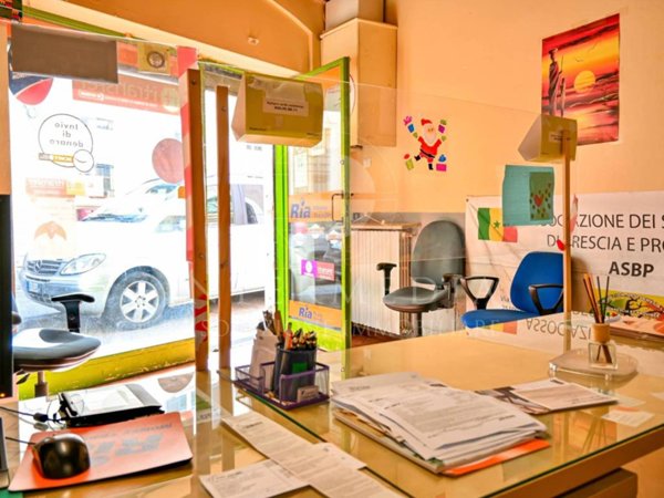 locale commerciale in vendita a Brescia
