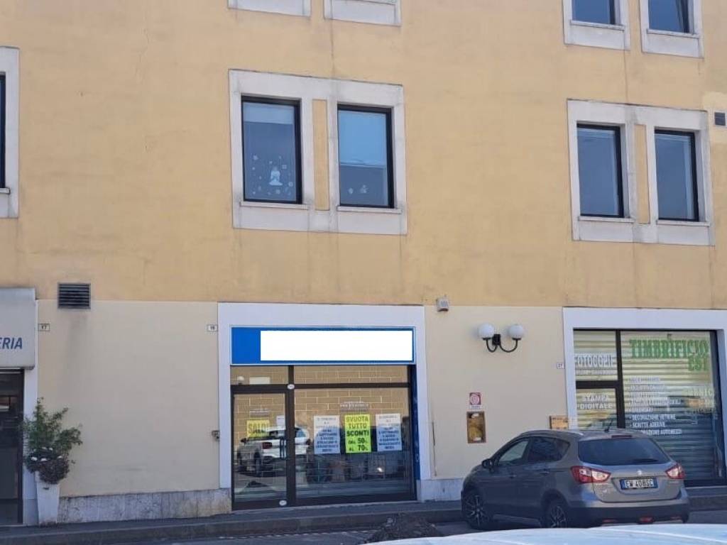 negozio in vendita a Brescia in zona Mompiano