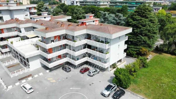 appartamento in vendita a Brescia in zona Quartiere Primo Maggio