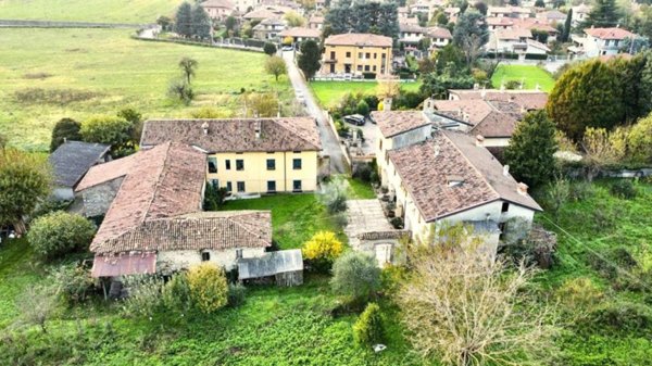 appartamento in vendita a Brescia in zona Mompiano