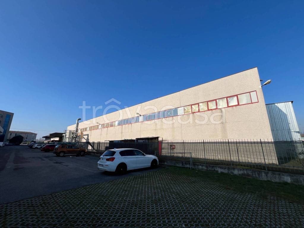 capannone in vendita a Brescia in zona San Polo
