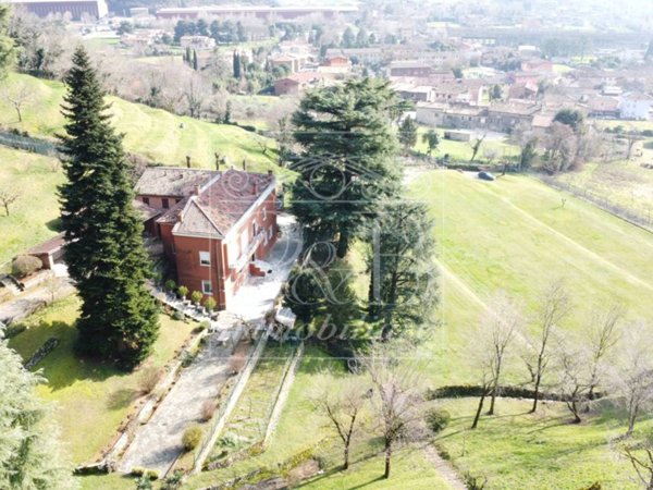 casa indipendente in vendita a Brescia in zona Crocifissa di Rosa