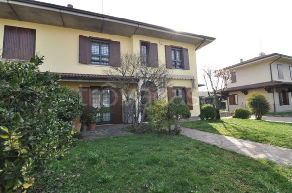 casa indipendente in vendita a Brescia in zona Volta