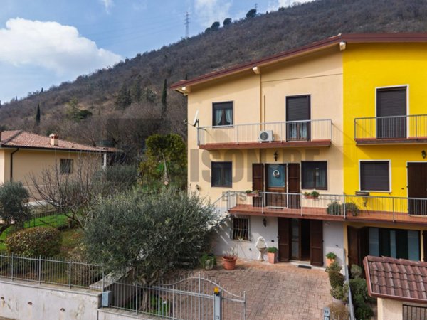 casa indipendente in vendita a Brescia in zona Sant'Eufemia