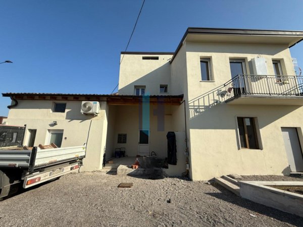 appartamento in vendita a Brescia in zona Volta
