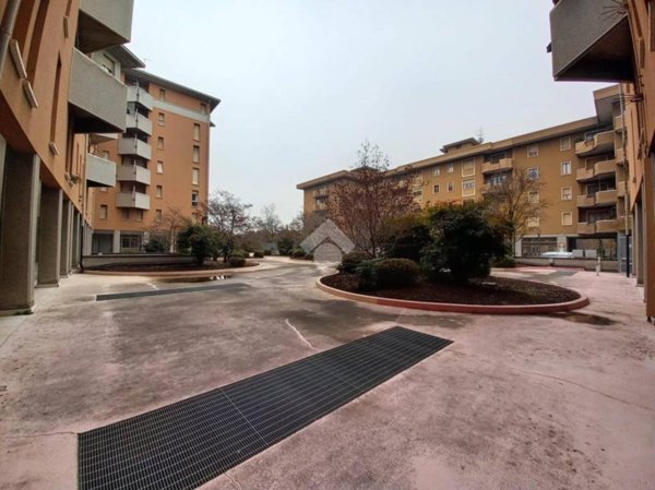 negozio in vendita a Brescia in zona Don Bosco