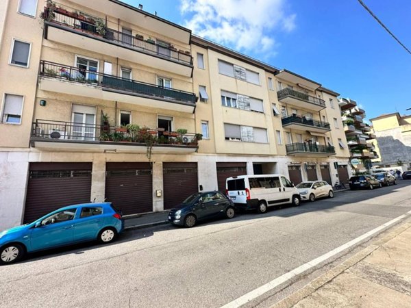 appartamento in vendita a Brescia in zona Volta