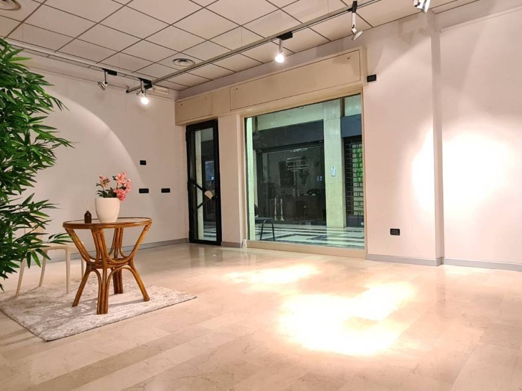 negozio in vendita a Brescia in zona Centro Storico